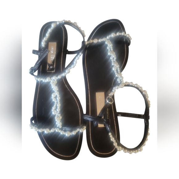 Chic Black Sandals with Pearl Detailing - Picture 7 of 7